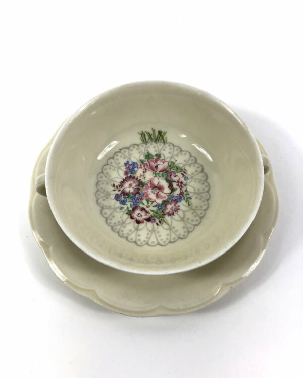 Assiette d'enfant en porcelaine de Limoges Haviland