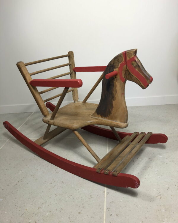 Cheval à bascule enfant 1954